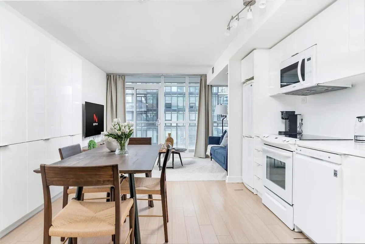 Prime Location Downtown Toronto Apartment Canada